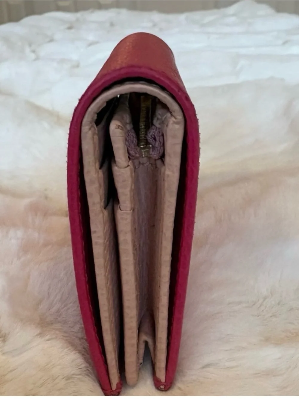 Gucci Marmont Two-Toned Fuschia and Pink Pebbled Leather Wallet with Gold GG - Picture 6 of 8